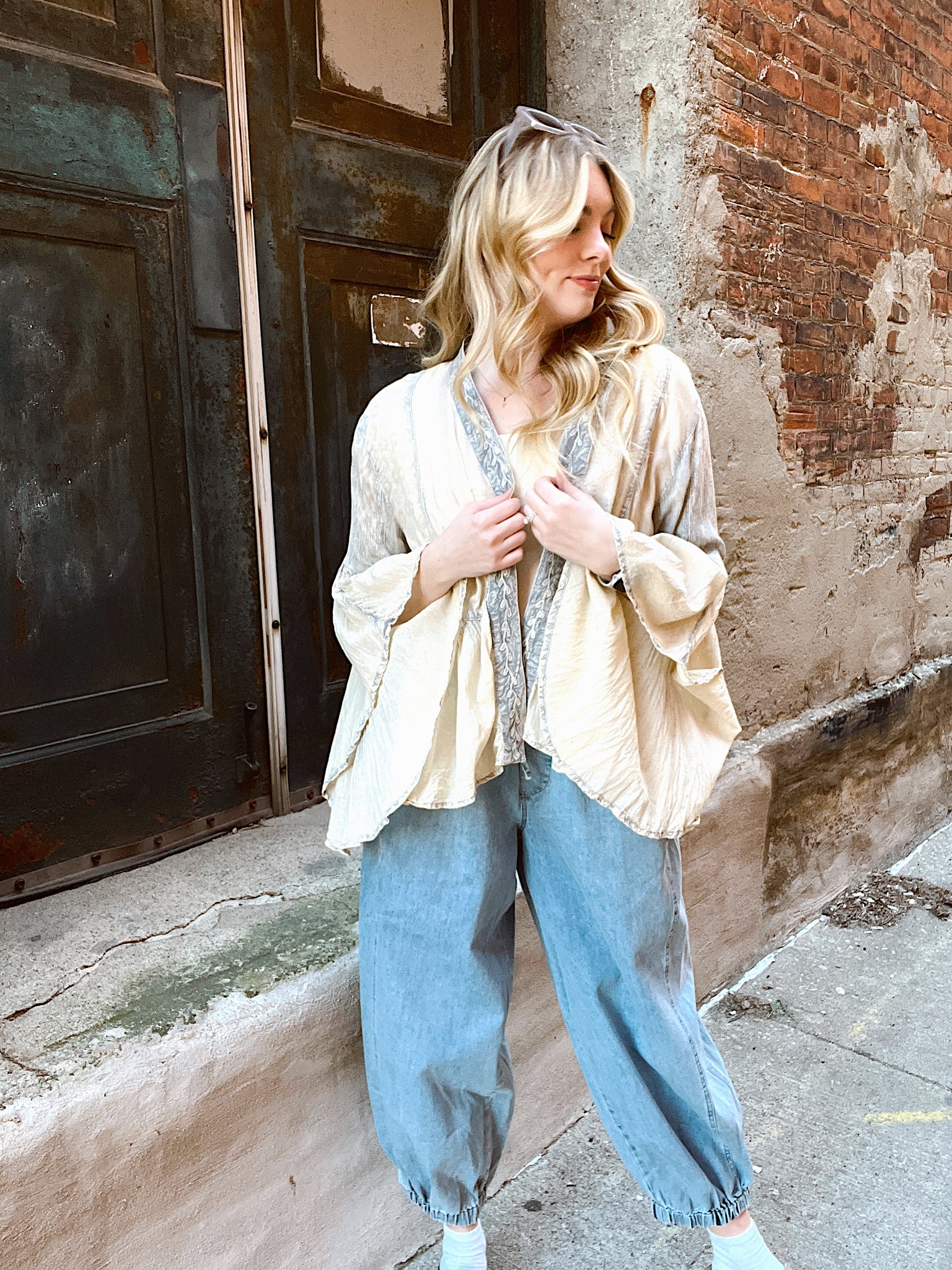 Willow Embroidered Beige Kimono